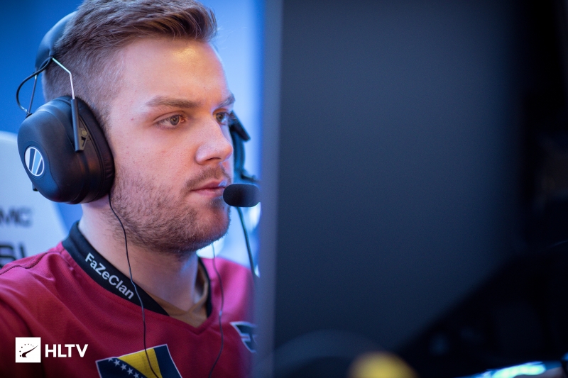 WE赛后群访：Fofo说Jiejie赛前表示要抓中，但根本抓不到