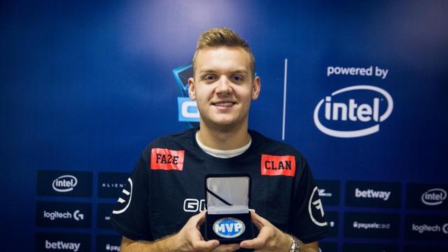 LNGvsWBG国外解说预测：仅两人看好WBG取胜 五人认为LNG赢