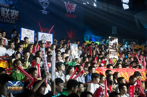 对位经济差5206！Elk凭借烬的亮眼表现斩获对局MVP！